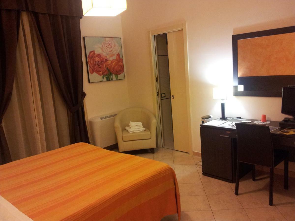 La Terrazza B&B รอสซาโน ภายนอก รูปภาพ