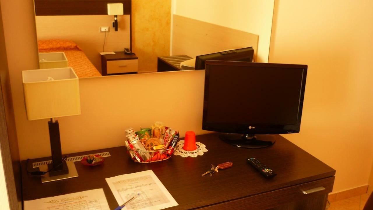 La Terrazza B&B รอสซาโน ภายนอก รูปภาพ