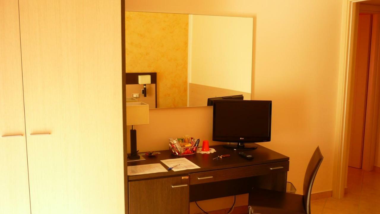 La Terrazza B&B รอสซาโน ภายนอก รูปภาพ
